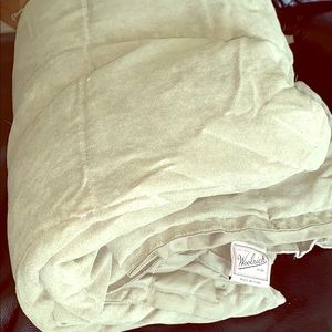 Feather soft blanket